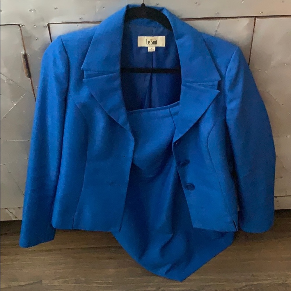 Business suit with skirt